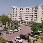 लॉर्ड कान्हा पैलेस